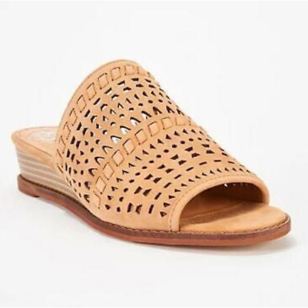 Vince Camuto Ramella Wedge Sandal (Size 8)